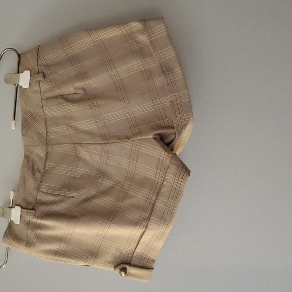 Spring Street Shorts - Picture 2 of 3